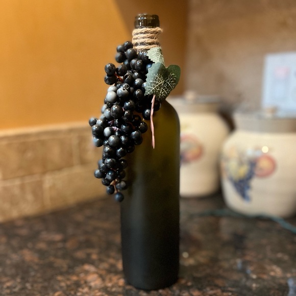 Lighted Wine bottle ~ hand made with white Christmas lights. Grape design. - Picture 5 of 8